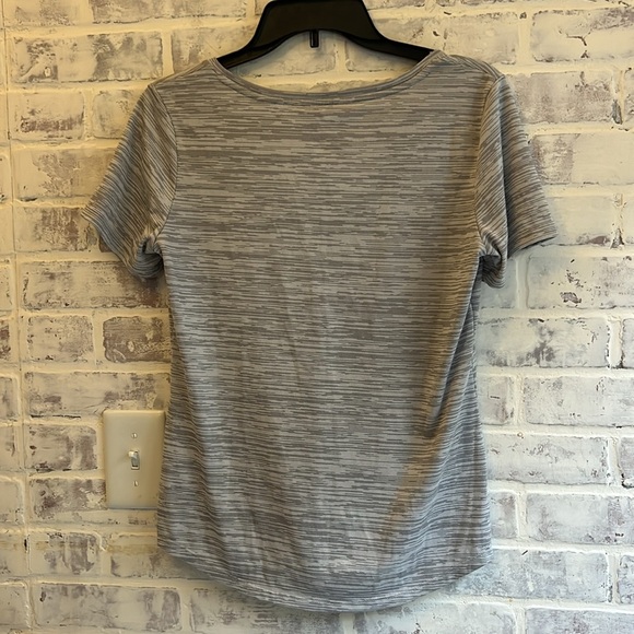 Nike Dri Fit Women’s Shirt V-Neck Short Sleeve Tee Heathered Gray Swoosh Size Sm - Picture 3 of 6